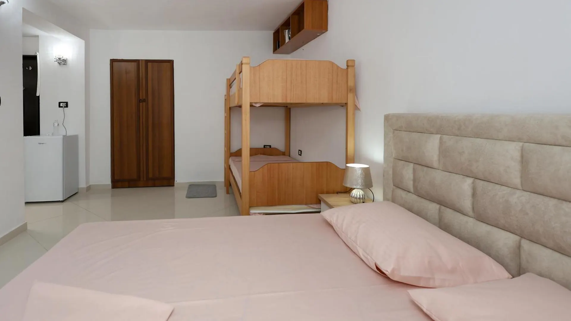 Guesthouse Berati בית הארחה בראט